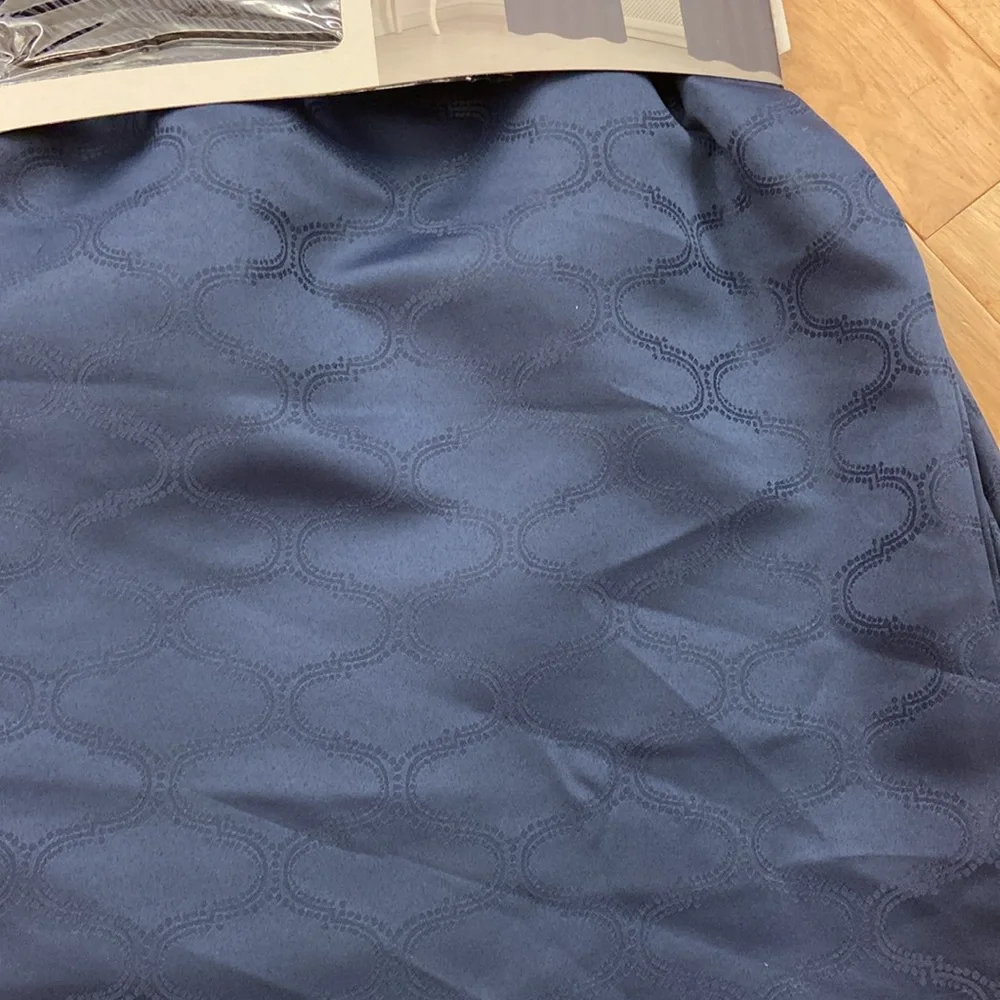 NWT Primrose 2 navy window panels